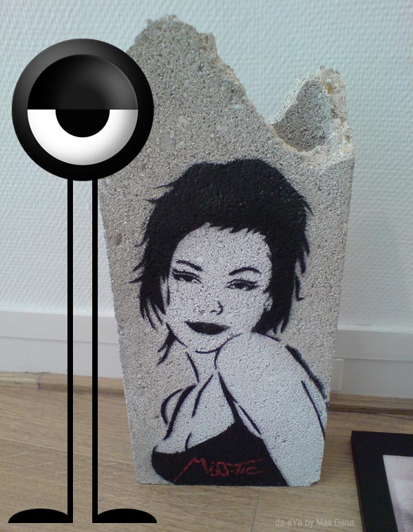 Mythic Miss.tic in Paris with da-eYe
